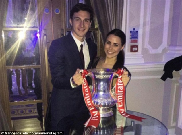 Darmian cau hon ban gai sau gan mot thap ky hen ho hinh anh 3