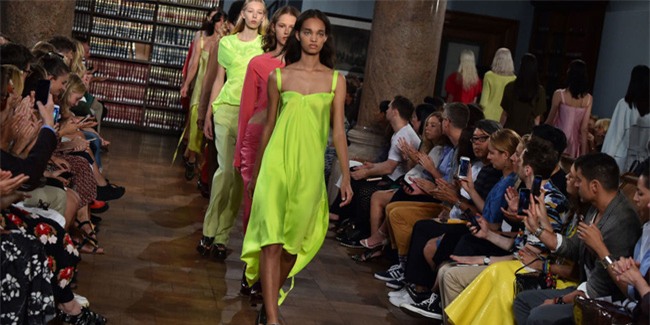 Xanh lá mạ: Cái màu khó ưa khó mặc nhất quả đất lại thành màu chủ đạo của năm 2017 đấy! - Ảnh 5.