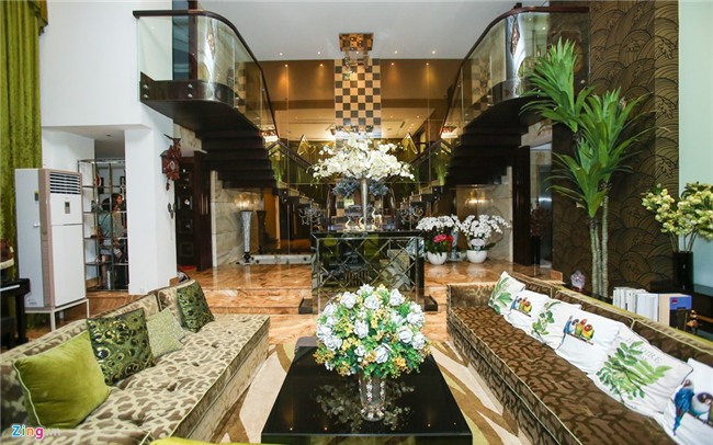 Kham pha biet thu 3 trieu USD cua Dam Vinh Hung hinh anh 2