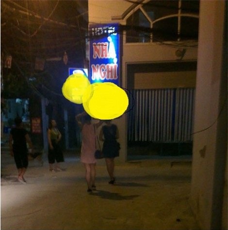 Quý bà 10 năm hẹn hò 'phi công trẻ' ở nhà nghỉ