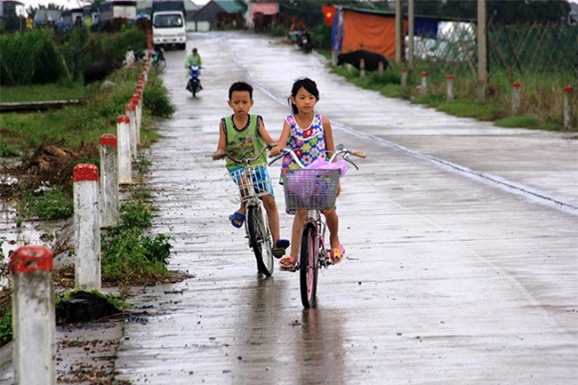 Hang nghin hoc sinh Quang Nam phai o nha tranh lu hinh anh 2