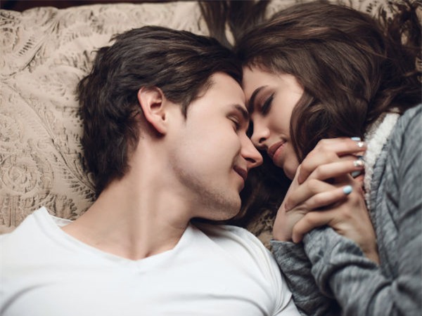 day la khung gio vang cho moi cap vo chong de lam “chuyen ay” - 1