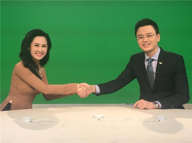 khan gia "buon hut" khi btv thuy hang roi thoi su 19h cua vtv1 sau van anh - 1
