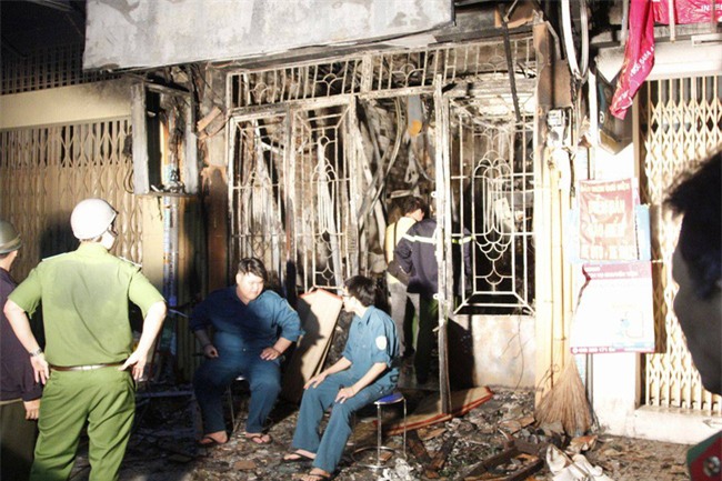 Cháy nhà trong hẻm Sài Gòn, gia đình 6 người tử vong, 4 người bị thương - Ảnh 2.