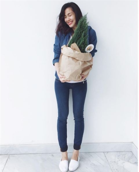 Hà Tăng bầu bí mà vẫn thon gọn, Kỳ Duyên khoe khéo loạt đồ hiệu mới sắm - Ảnh 6.