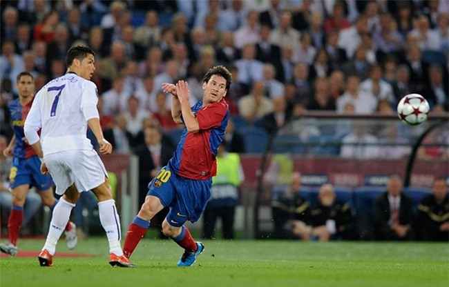 Nhung khoanh khac kho quen giua Ronaldo va Messi hinh anh 1