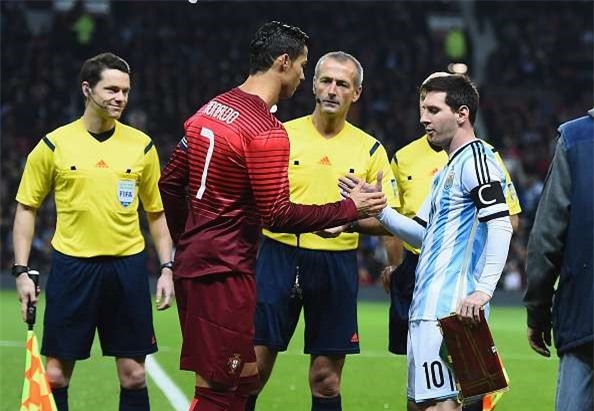 Nhung khoanh khac kho quen giua Ronaldo va Messi hinh anh 5