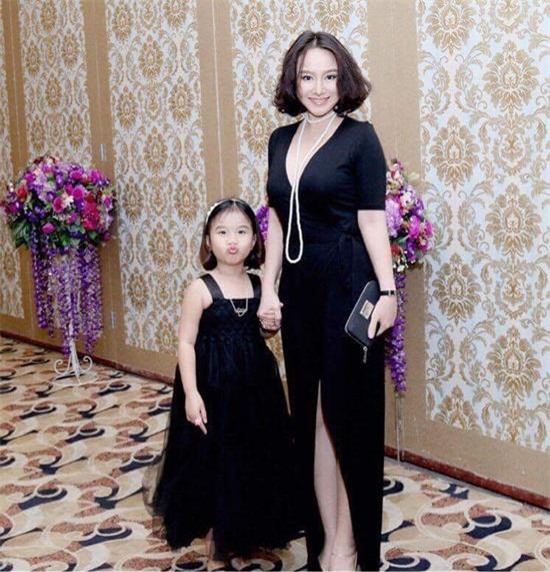 Ca sĩ Thu Phượng nuôi con một mình và nỗi sợ bị câm