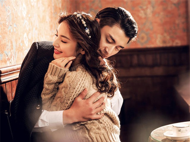 0h dem, den can ho moi mua, chet sung khi thay chong nam om gai - 1