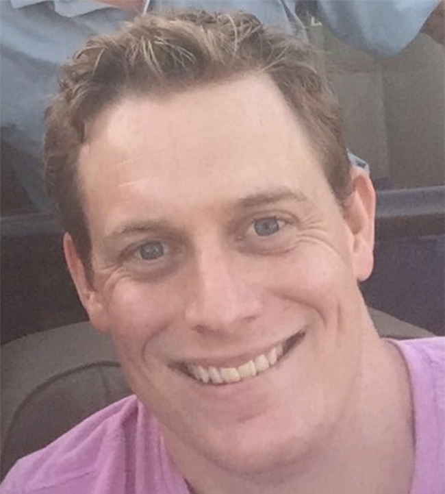 Cả sân bay Malawi xôn xao vì trang phục hớ hênh của người đàn ông này - Ảnh 6.