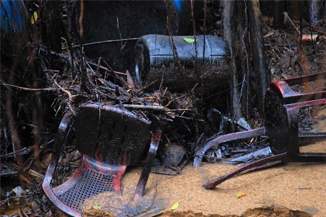 anh, clip: lu rut di, dau nhot o lai 