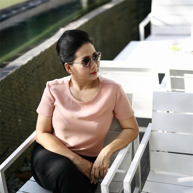 Nữ giám đốc làm mẹ đơn thân dạy con gái cách chọn chồng, đá xéo Ngọc Trinh yêu tỷ phú già - Ảnh 2.