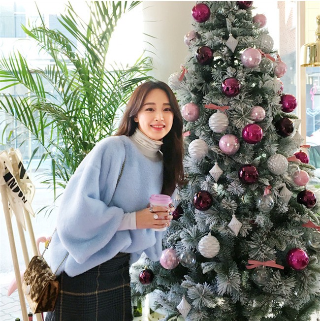 3 dáng chân váy đơn giản đủ sức làm sáng bừng cả mùa lễ hội cuối năm - Ảnh 10.