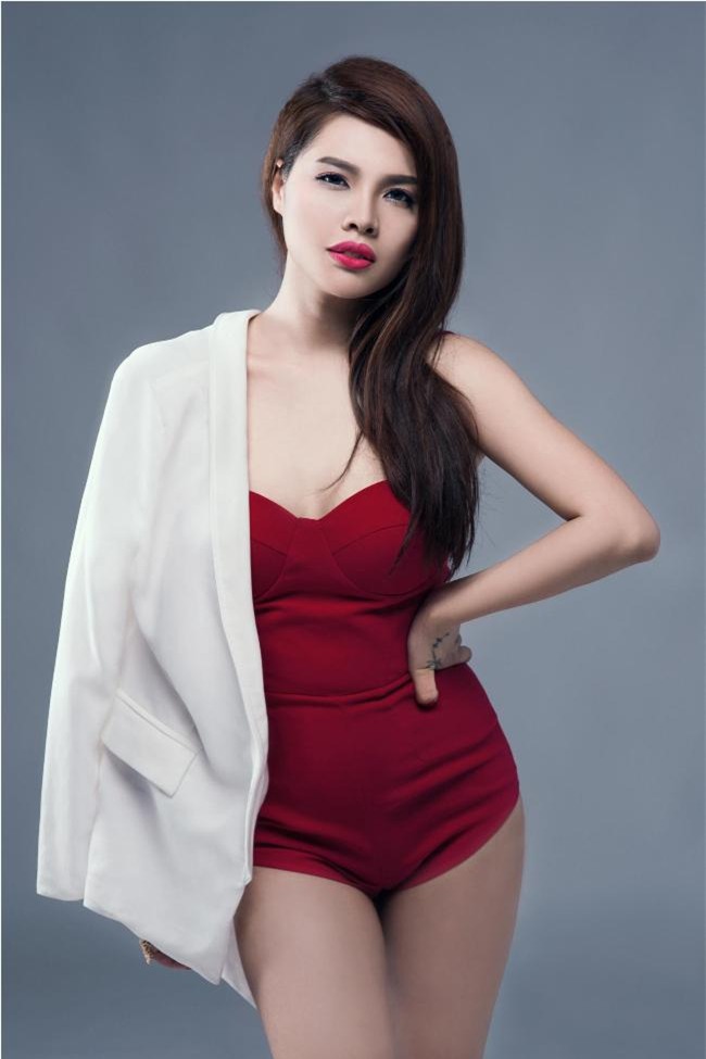 loat vay quay khoe vong mot dep ngat ngay cua my nu vbiz hinh anh 17