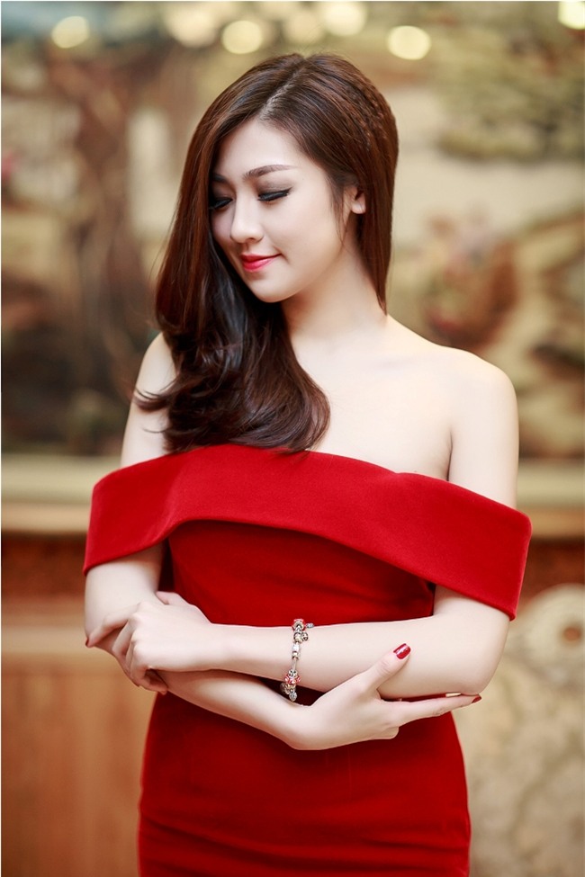 loat vay quay khoe vong mot dep ngat ngay cua my nu vbiz hinh anh 20