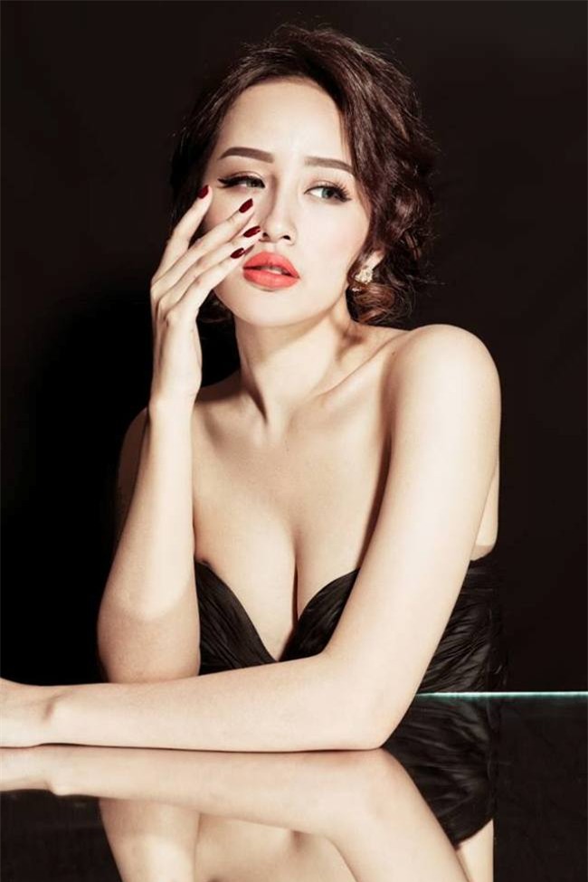 loat vay quay khoe vong mot dep ngat ngay cua my nu vbiz hinh anh 21