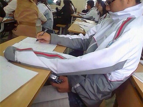 Muôn vàn cách đưa phao vào phòng thi "bá đạo" của thí sinh - 3