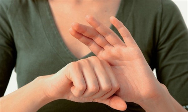 Học người Nhật trị bệnh trong 3 phút bằng cách chỉ bằng cách nắm các ngón tay cực hay - Ảnh 1.