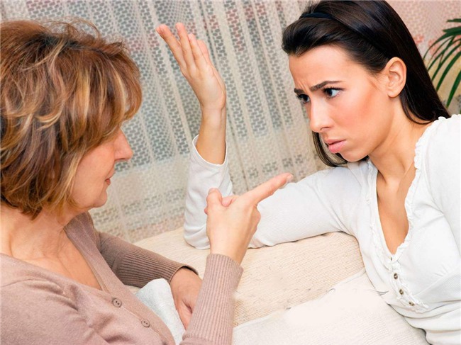 Kết quả hình ảnh cho vợ và mẹ cãi nhau