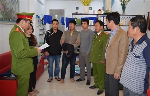 Vụ cướp ngân hàng ở Huế: Phác thảo nghi can giống đến khó tin - 2