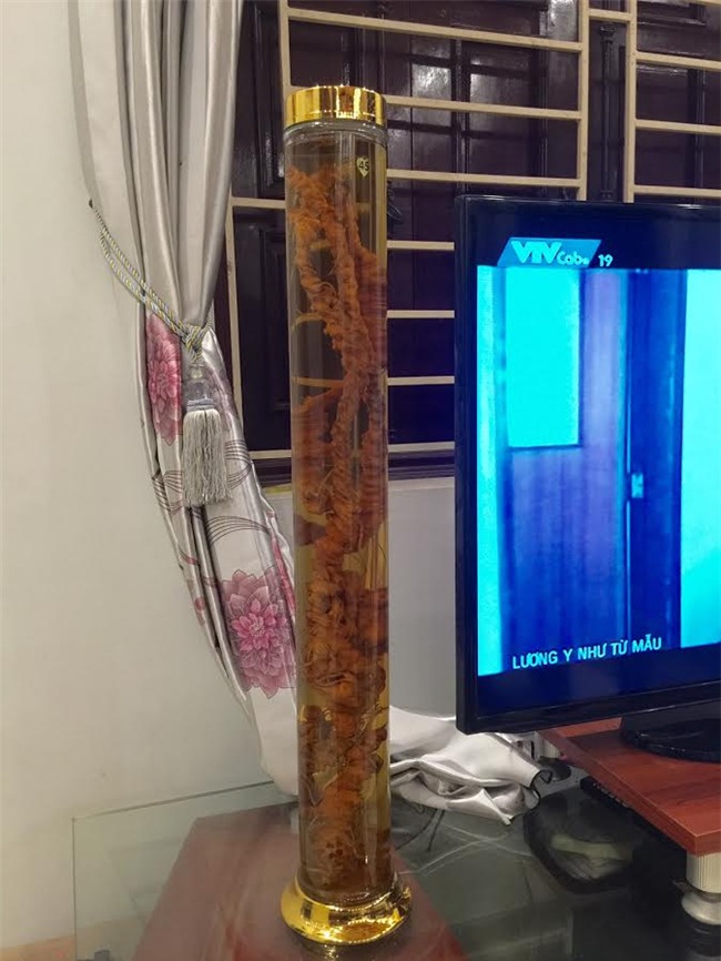 Tuổi 70, Hoàng Kiều duyên nợ hoa hậu, Lê Ân lại 'khóc ròng'