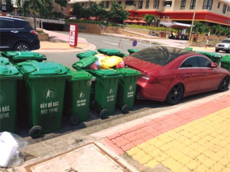 Đỗ xe thiếu ý thức, chủ xe tiền tỷ nhận bài học bốc mùi từ ông lão - Ảnh 5.