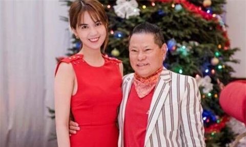 Khi Ngọc Trinh bung lụa, thoát cảnh 8 năm yêu trong tăm tối - Ảnh 2.