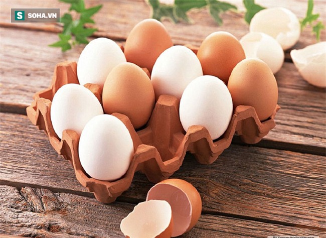 Bạn có biết: Trứng gà màu trắng bổ hơn hay trứng gà màu nâu bổ hơn? - Ảnh 1.