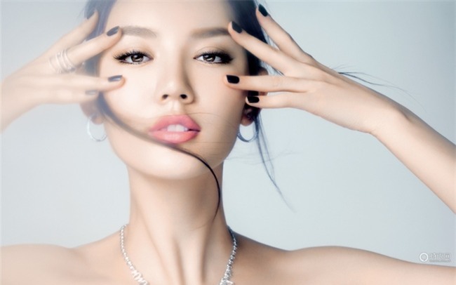 chan dai cu cua ty phu 72 tuoi hoang kieu vuot xa "nu hoang noi y" hinh anh 19