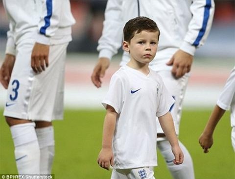 Con trai Rooney dau quan cho dai kinh dich Man City hinh anh