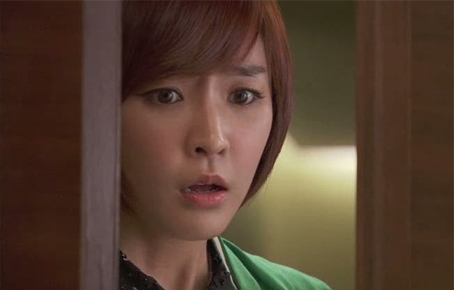 Cảnh tượng khủng khiếp vợ vô tình chứng kiến khi trở về nhà bất ngờ từ chuyến công tác - Ảnh 1.