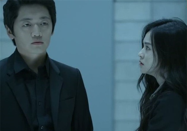 Cảnh tượng khủng khiếp vợ vô tình chứng kiến khi trở về nhà bất ngờ từ chuyến công tác - Ảnh 2.