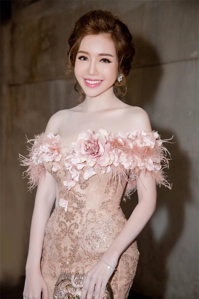 elly tran dien trang phuc nay se