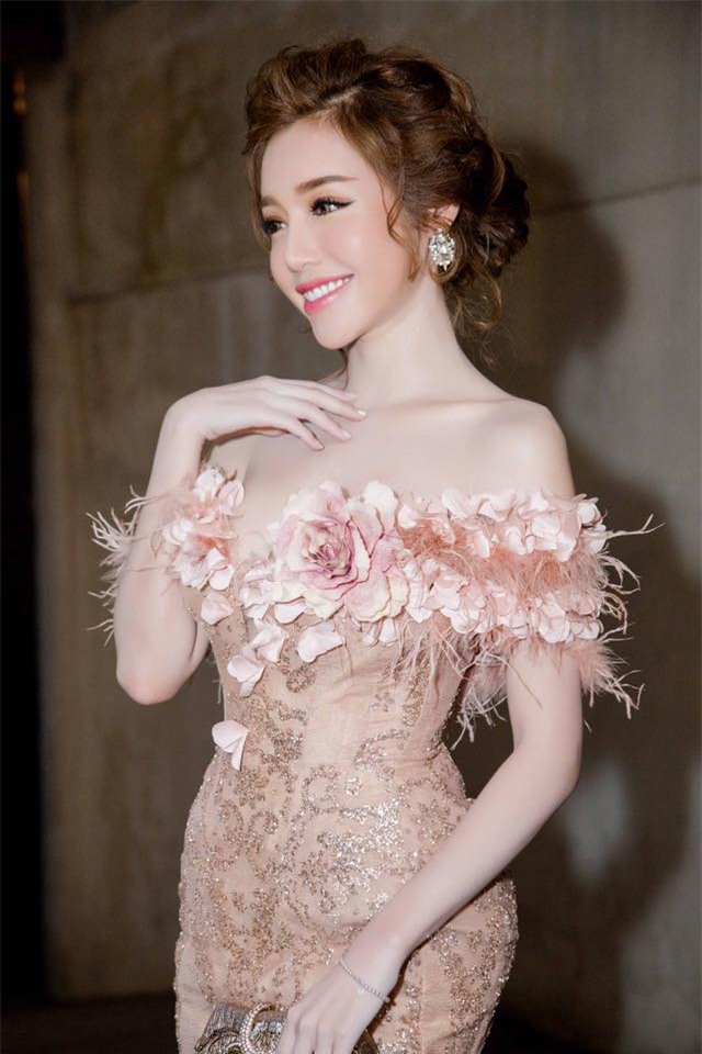 elly tran dien trang phuc nay se