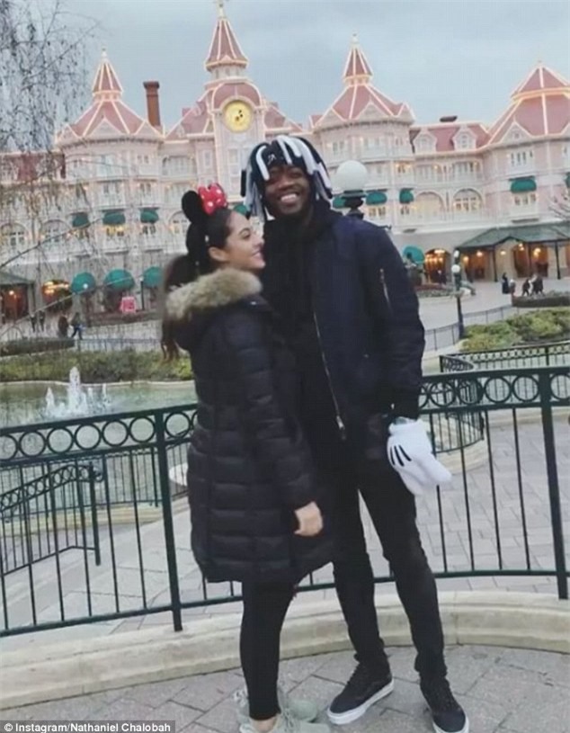 Dan sao Chelsea bay khap the gioi trong 3 ngay nghi hinh anh 4