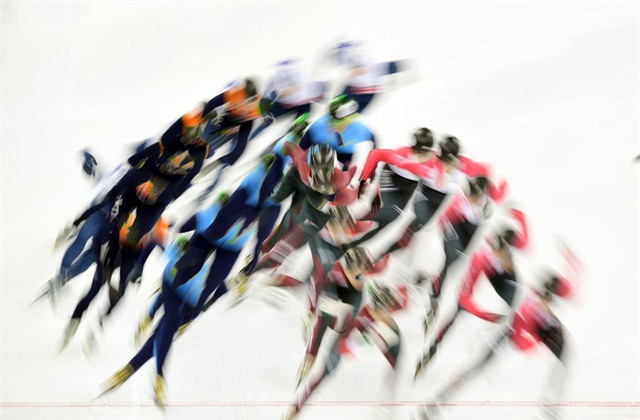 Bữa tiệc màu sắc của khi các VĐV trượt tuyết tranh tài ở giải vô địch thế giới tại Thượng Hải