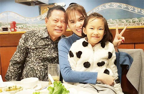 Chê qua trách lại Ngọc Trinh, chẳng qua vì chị em chưa nếm cảm giác được đập cả đống tiền vào mặt thôi! - Ảnh 2.