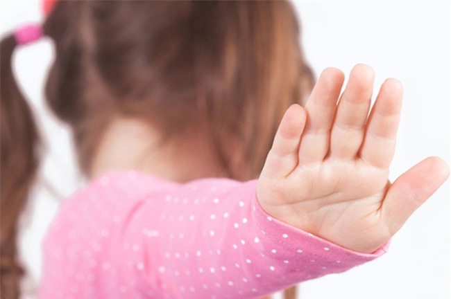 Nếu không muốn con bị lạm dụng tình dục, tuyệt đối không ép con làm việc này - Ảnh 2.