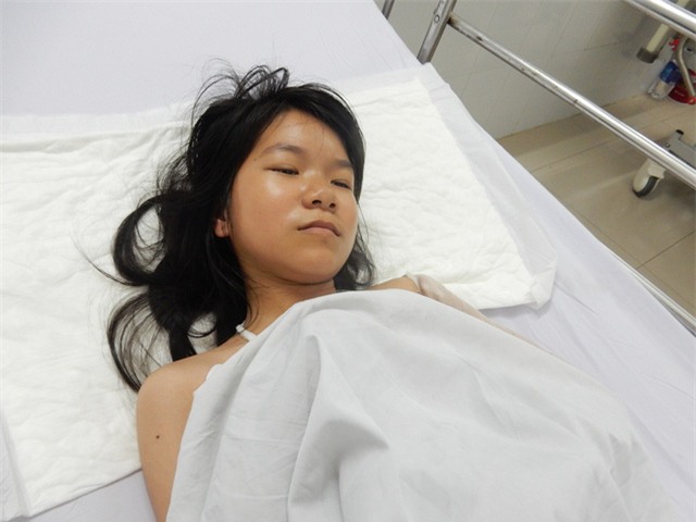 Cháu Linh bị tai nạn giao thông nguy kịch đang điều trị tại Bệnh viện Đà Nẵng