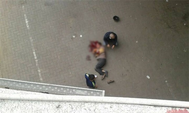 Hà Nội: Người đàn ông rơi từ cầu Chương Dương xuống đất sau tai nạn với xe đạp điện - Ảnh 3.