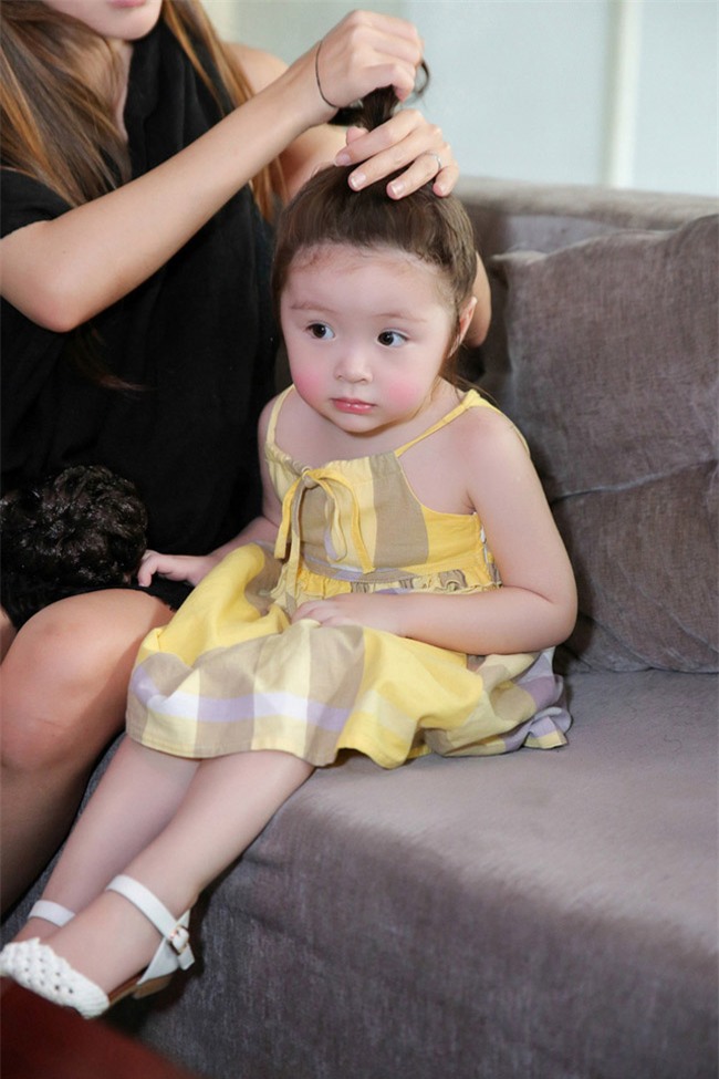 con gai elly tran ma do nhu ca chua, xinh nhu cong chua gay "sot" hinh anh 7
