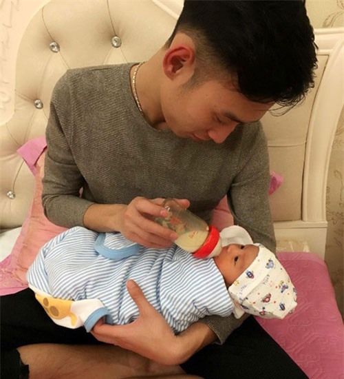 nhung anh chong 'soai ca day chu dau' kheo cham vo bau khien chi em phat ghen - 5