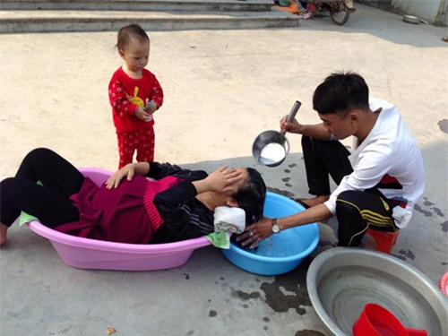 nhung anh chong 'soai ca day chu dau' kheo cham vo bau khien chi em phat ghen - 7