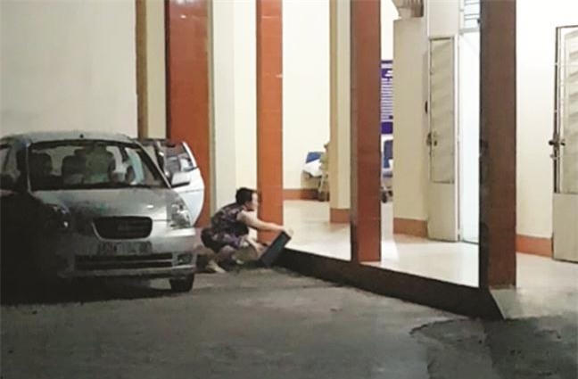 Trung tam Nuoi duong tre mo coi khuyet tat tinh Dong Nai: Pho giam doc cung thu kho tuon sua ra ngoai giua dem