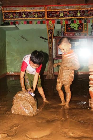 sau lu, xot long phu huynh nhat sach vo cho con… tu dong nat hinh anh 8