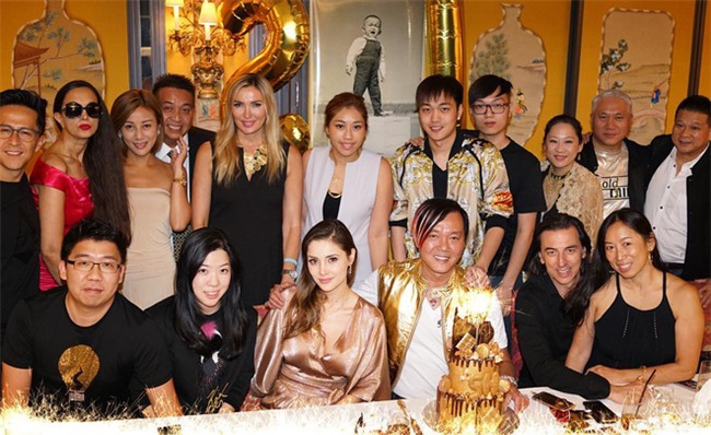 Cuộc sống sung sướng của người mẫu xinh đẹp khi lấy tỷ phú xấu trai nhất Hong Kong - Ảnh 13.