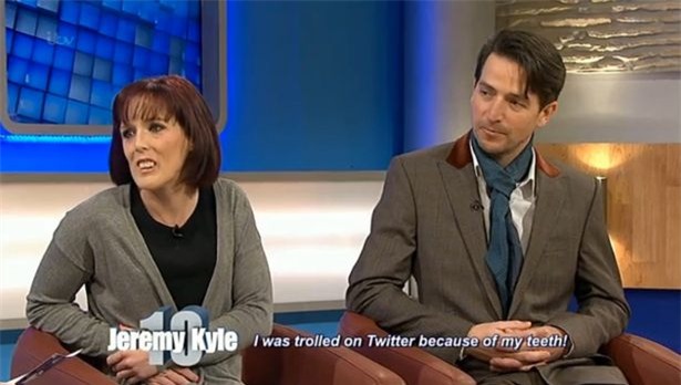 Bạn có nhớ quý cô răng hô năm nào? Gương mặt hiện tại của cô ấy đã xinh đẹp hơn rất nhiều - Ảnh 5.