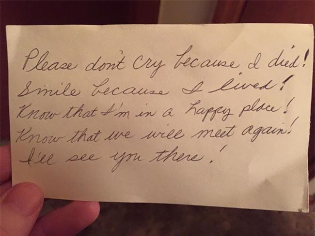 Cầm lá thư người vợ quá cố để lại, người chồng không khỏi nghẹn ngào... - Ảnh 2.