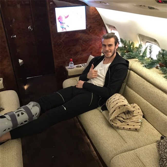 Ronaldo va con trai dap phi co rieng di nghi Giang sinh hinh anh 3