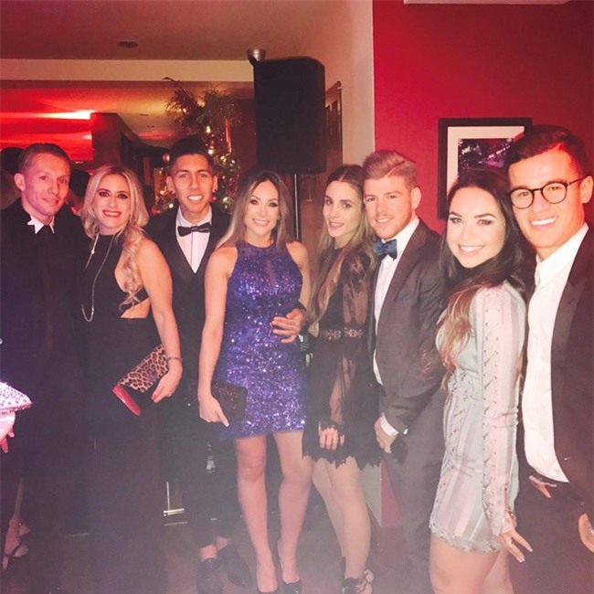 Ronaldo va con trai dap phi co rieng di nghi Giang sinh hinh anh 8